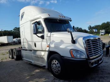  Salvage Freightliner Cascadia 1