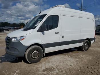  Salvage Mercedes-Benz Sprinter