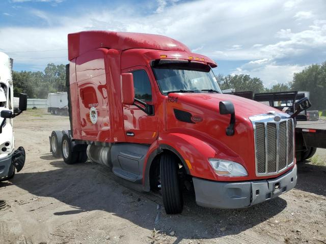  Salvage Peterbilt 579