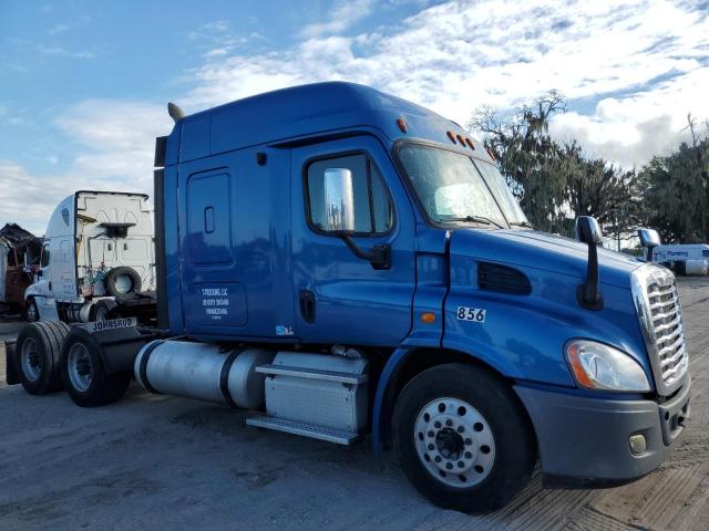  Salvage Freightliner Cascadia 1