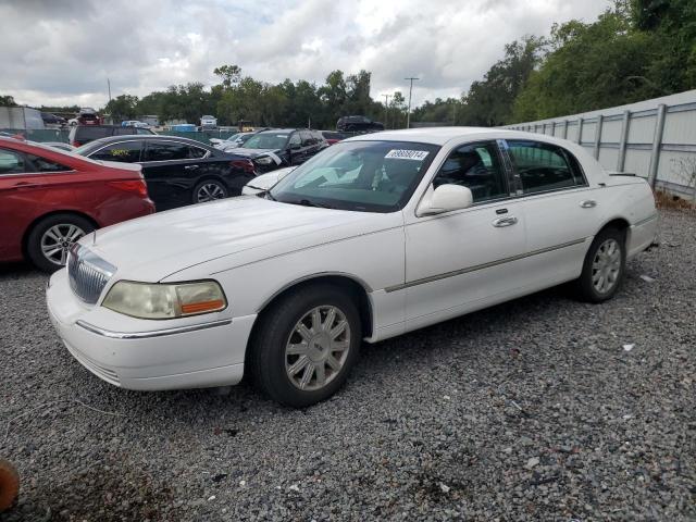  Salvage Lincoln Towncar