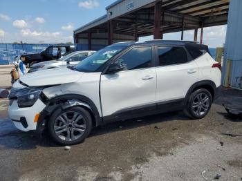  Salvage Kia Seltos