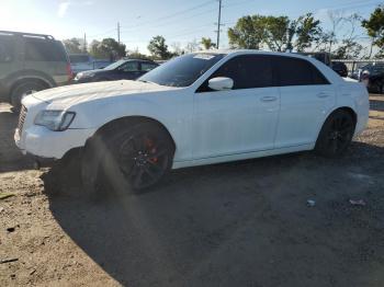  Salvage Chrysler 300