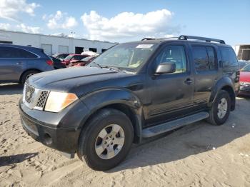  Salvage Nissan Pathfinder