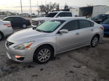  Salvage Nissan Altima