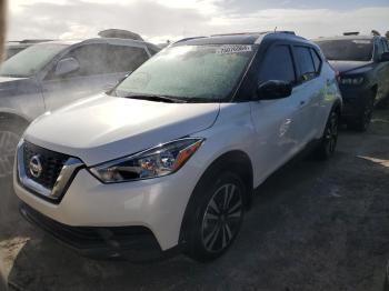  Salvage Nissan Kicks