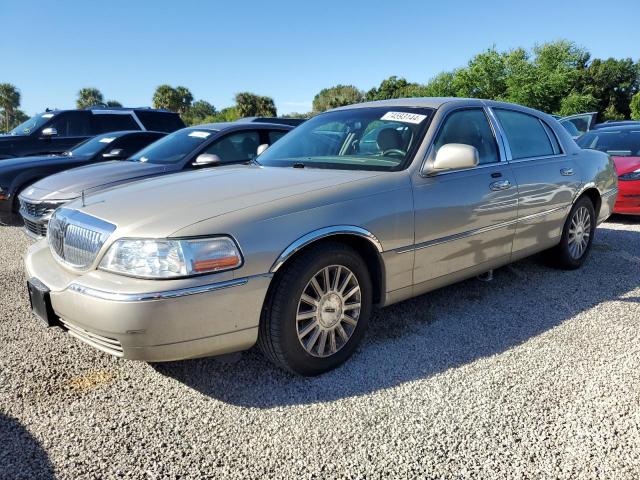  Salvage Lincoln Towncar