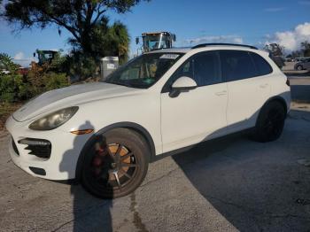  Salvage Porsche Cayenne