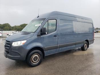  Salvage Mercedes-Benz Sprinter