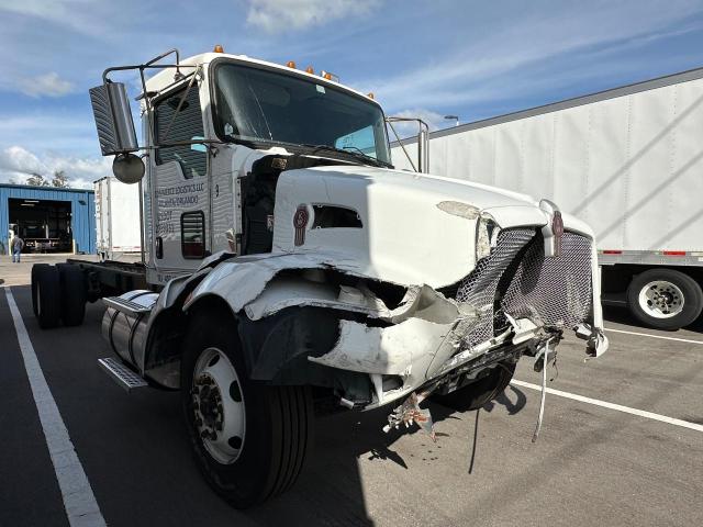  Salvage Kenworth Constructi