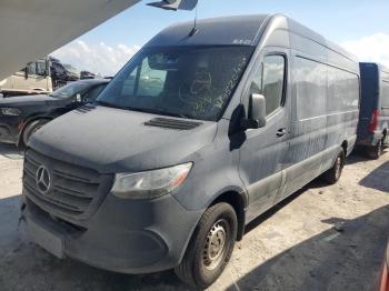  Salvage Mercedes-Benz Sprinter