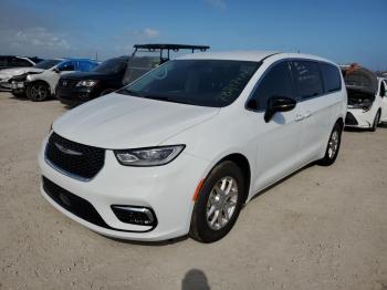  Salvage Chrysler Pacifica