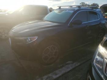  Salvage Alfa Romeo Stelvio