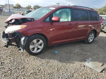  Salvage Toyota Sienna