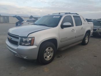  Salvage Chevrolet Avalanche