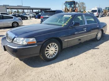  Salvage Lincoln Towncar