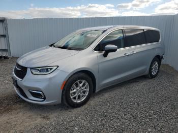  Salvage Chrysler Pacifica