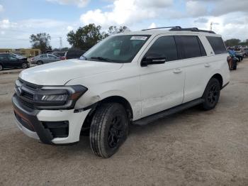  Salvage Ford Expedition