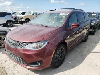  Salvage Chrysler Pacifica