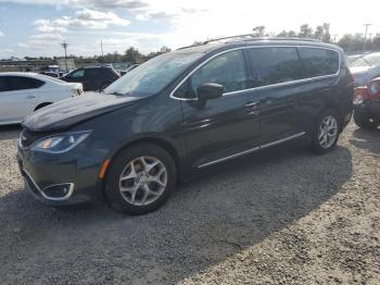  Salvage Chrysler Pacifica