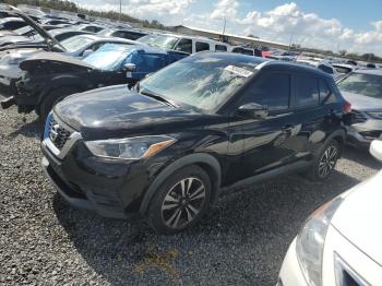  Salvage Nissan Kicks