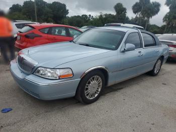  Salvage Lincoln Towncar