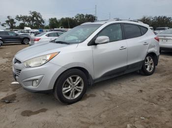  Salvage Hyundai TUCSON