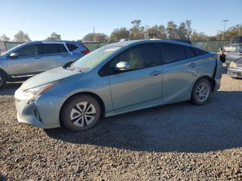  Salvage Toyota Prius