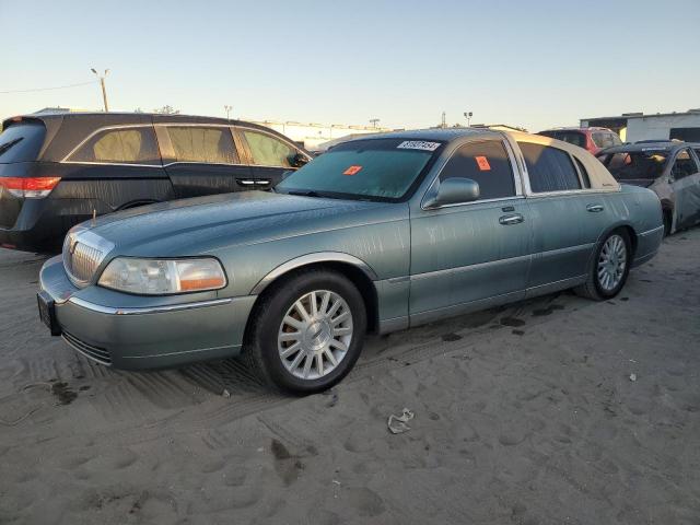  Salvage Lincoln Towncar