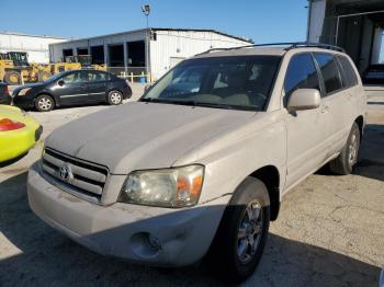  Salvage Toyota Highlander