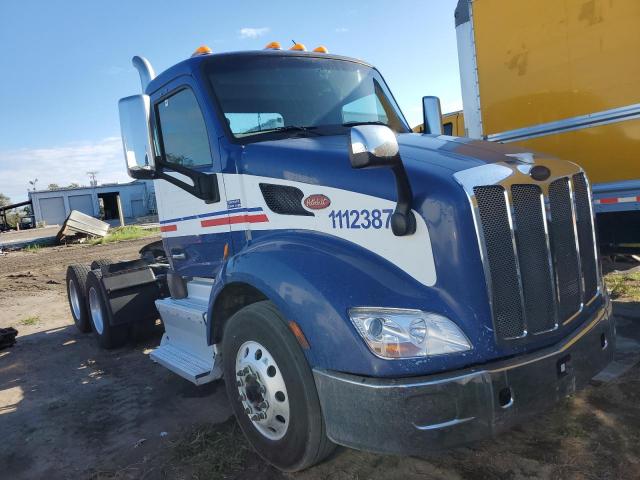  Salvage Peterbilt 579