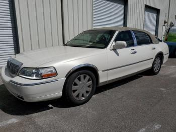  Salvage Lincoln Towncar