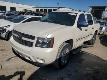  Salvage Chevrolet Avalanche