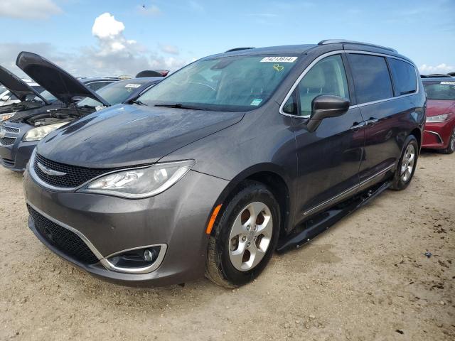  Salvage Chrysler Pacifica