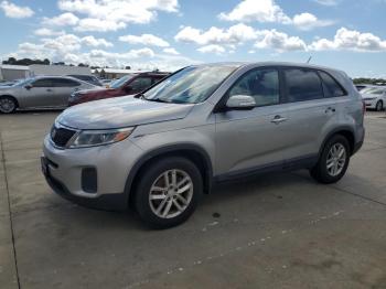  Salvage Kia Sorento