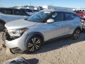  Salvage Nissan Kicks