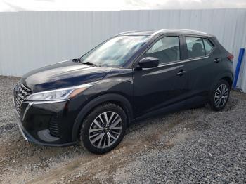  Salvage Nissan Kicks