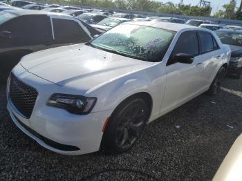  Salvage Chrysler 300