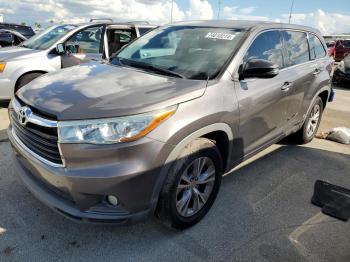  Salvage Toyota Highlander