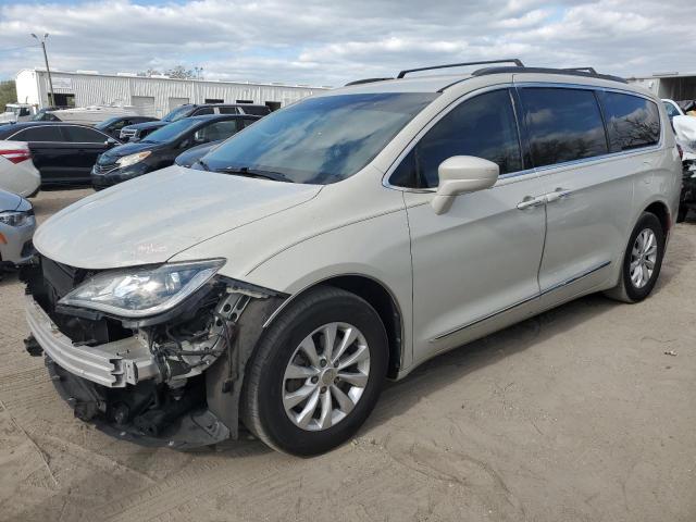  Salvage Chrysler Pacifica