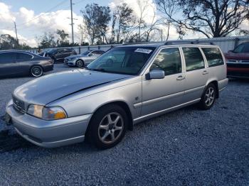  Salvage Volvo V70