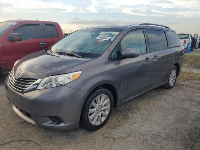  Salvage Toyota Sienna