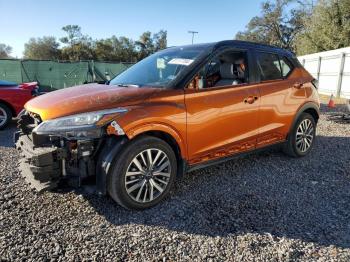  Salvage Nissan Kicks