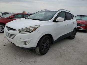  Salvage Hyundai TUCSON