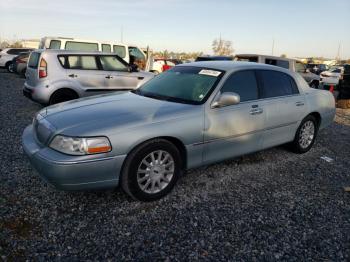  Salvage Lincoln Towncar