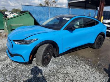  Salvage Ford Mustang