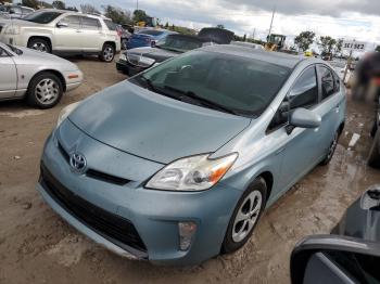  Salvage Toyota Prius