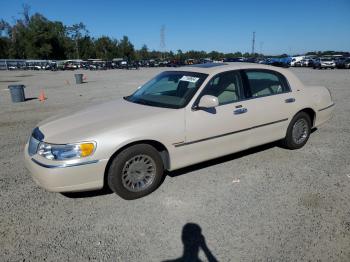  Salvage Lincoln Towncar