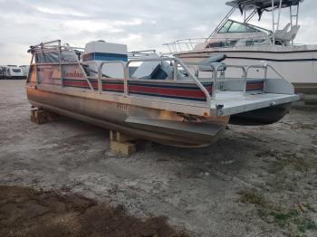  Salvage Land Rover Pontoon