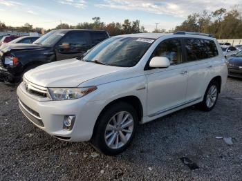  Salvage Toyota Highlander